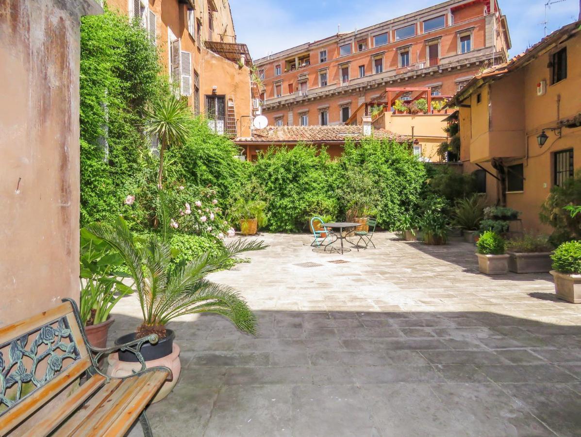 Casa Del Moro - Romantic Loft In Trastevere Luaran gambar