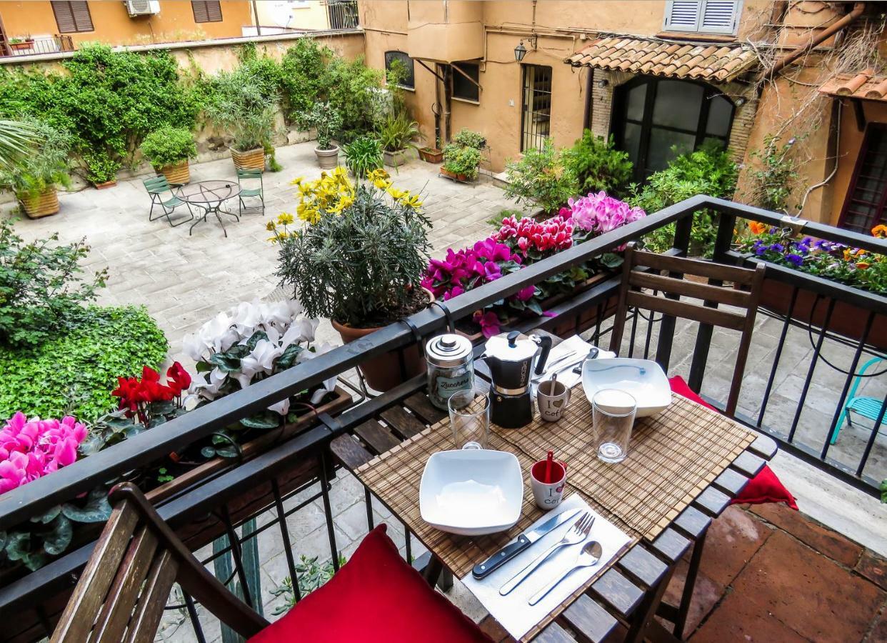 Casa Del Moro - Romantic Loft In Trastevere Luaran gambar